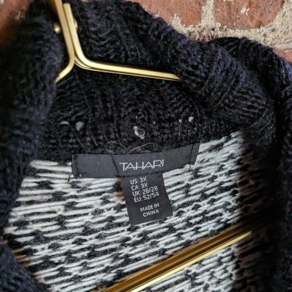 Tahari 3X Cozy Black and White Blanket Cardigan Sweater with Pockets - Picture 3 of 7